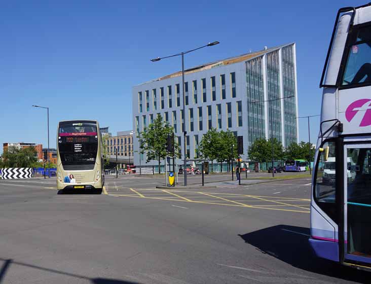 Reading Buses Alexander Dennis Enviro400MMC 757 Regal Express